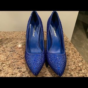 Blue rhinestone shoes size 9 only tried on inside never worn!